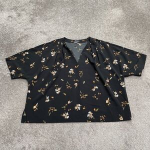 Madison Floral Crop Top Womens XL Black V-Neck Short Sleeve Lightweight Blouse